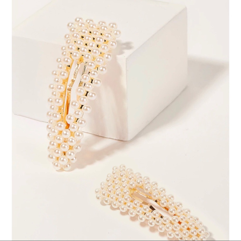 Open Center Faux Pearl Snap Clips Set of 2 - Picture 2 of 3